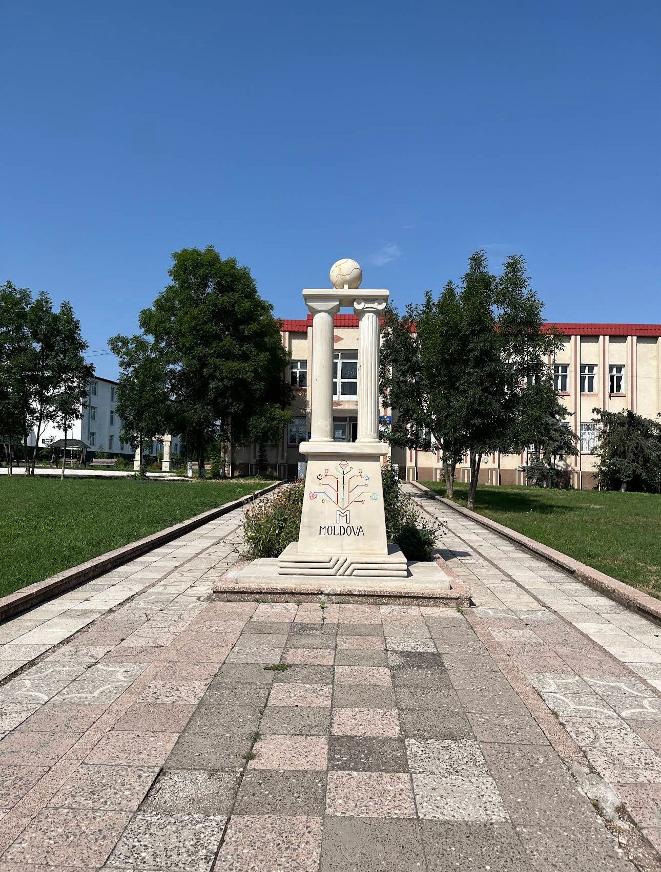 🏛️ Stela simbolică a turismului rural din Cotova