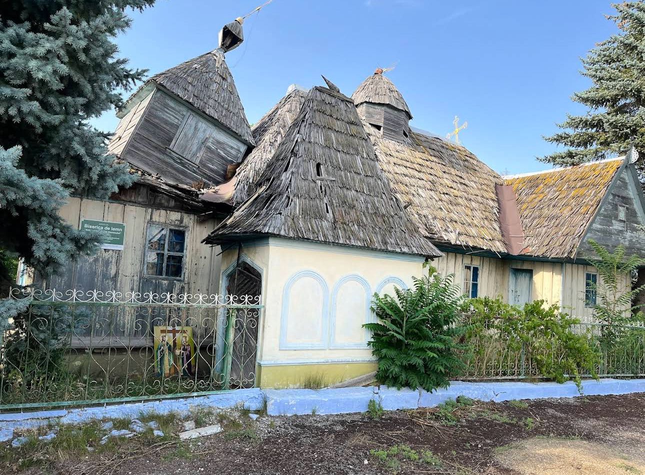 ⛪ Biserica de lemn din Macareuca